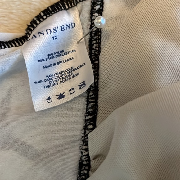 Lands’ End one piece bathing suit, black, white and gray - Picture 3 of 8